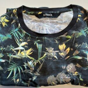 New no tag- Kruder Floral Print T-Shirt- fitted